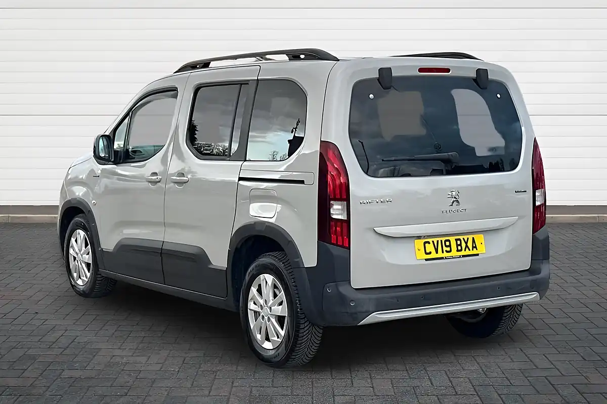 Used 2019 Peugeot Rifter GT Line Standard Beige - Interior and Exterior details 5