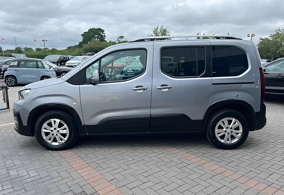 Used 2019 Peugeot Rifter Horizon Re Wav Grey - Interior and Exterior details 10