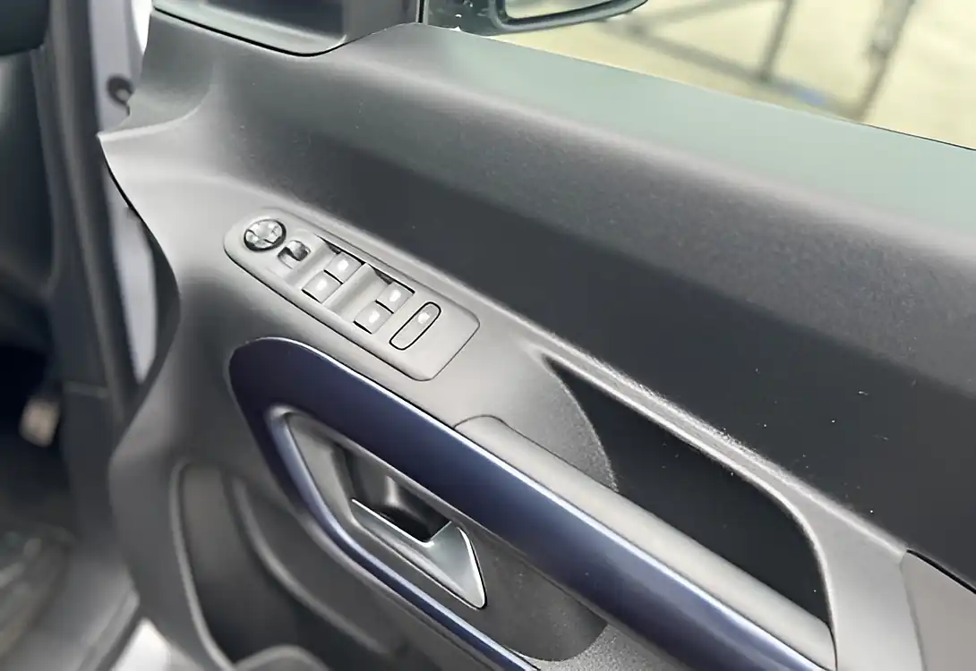 Used 2019 Peugeot Rifter Horizon Re Wav Grey - Interior and Exterior details 13