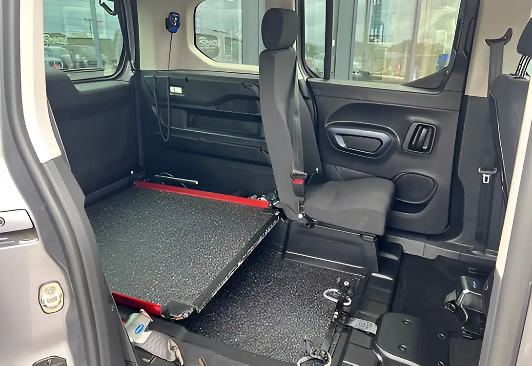 Used 2019 Peugeot Rifter Horizon Re Wav Grey - Interior and Exterior details 15