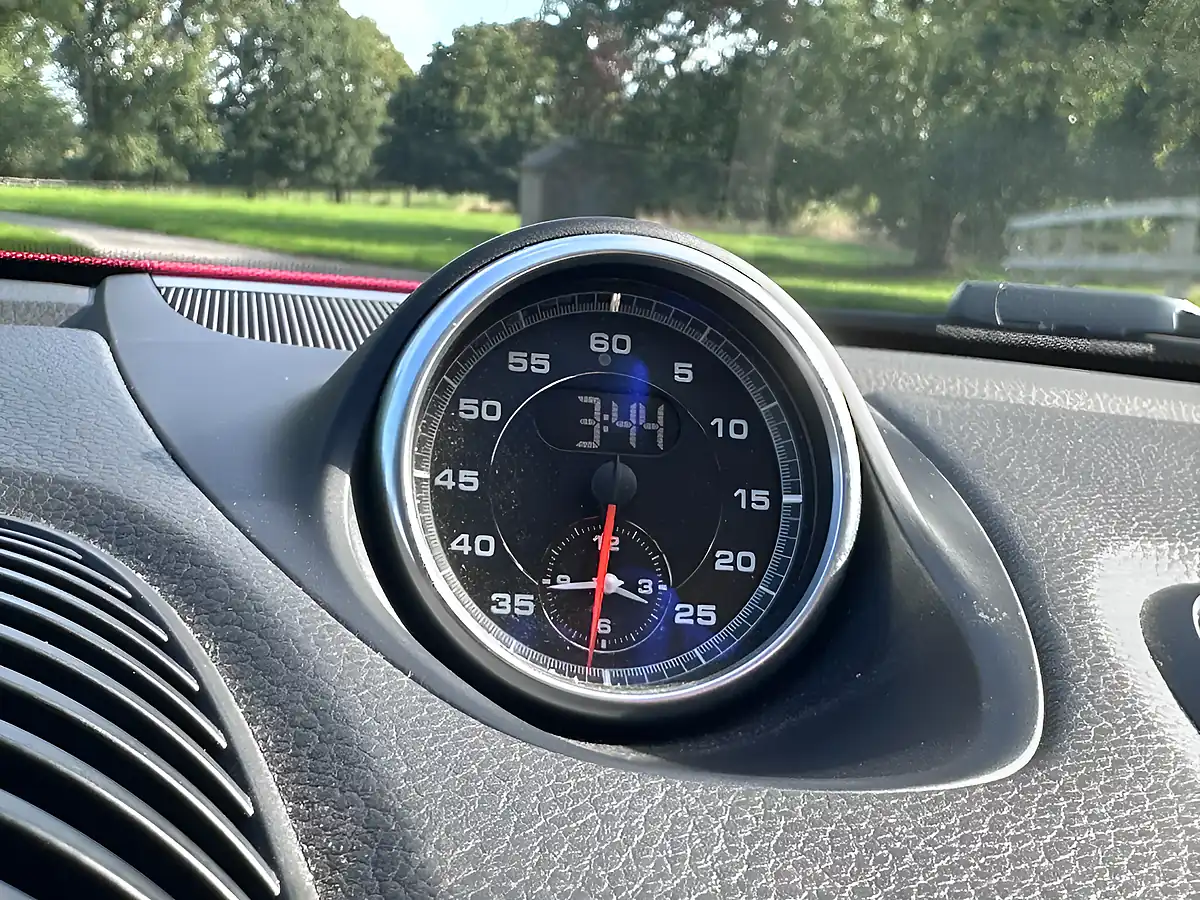 Used 2019 Porsche 718 Boxster Guards Red - Interior and Exterior details 13