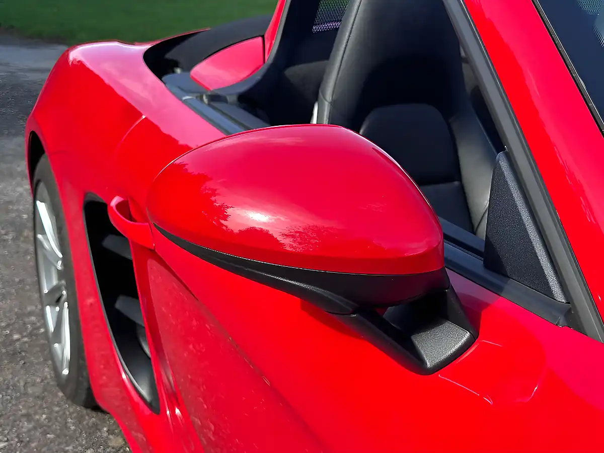 Used 2019 Porsche 718 Boxster Guards Red - Interior and Exterior details 16