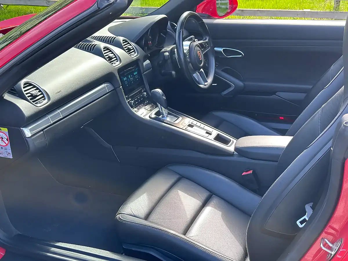 Used 2019 Porsche 718 Boxster Guards Red - Interior and Exterior details 7