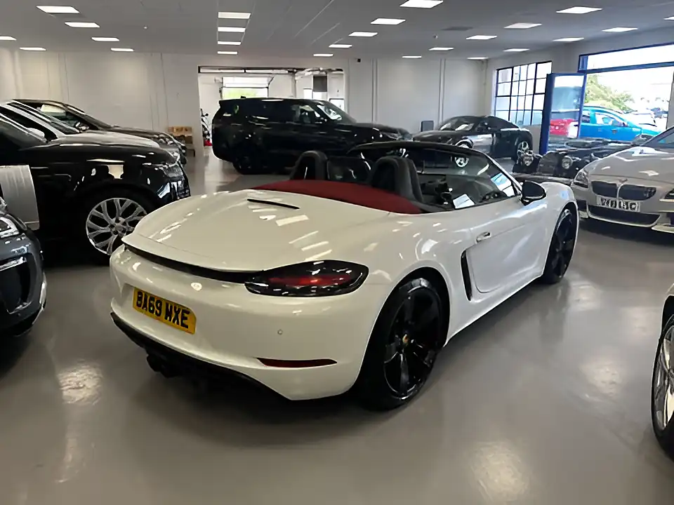 Used 2019 Porsche 718 Boxster White - Interior and Exterior details 10