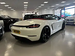 Used 2019 Porsche 718 Boxster White - Interior and Exterior details 4