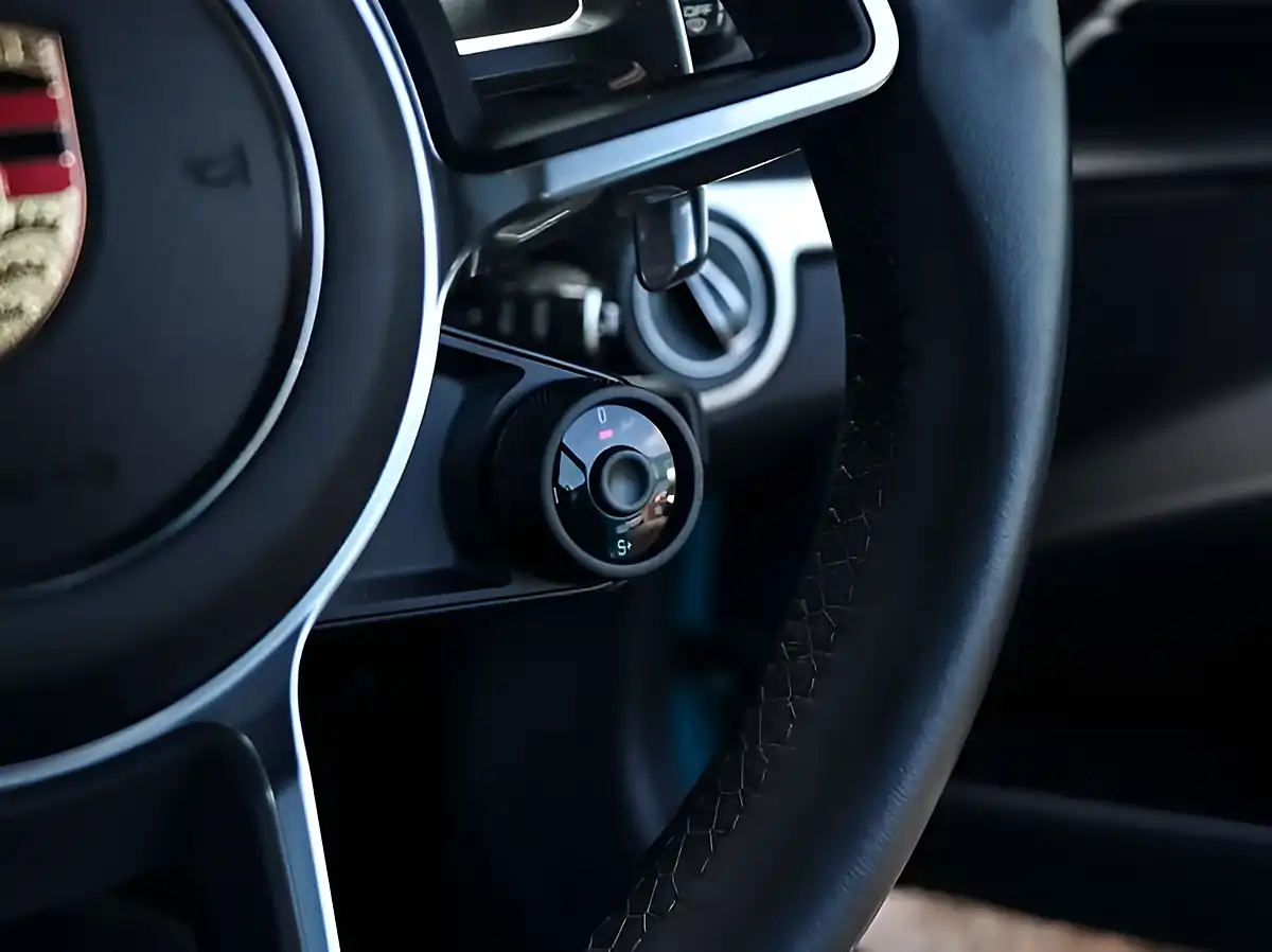 Used 2019 Porsche 718 Cayman Coupe Miami Blue - Interior and Exterior details 19