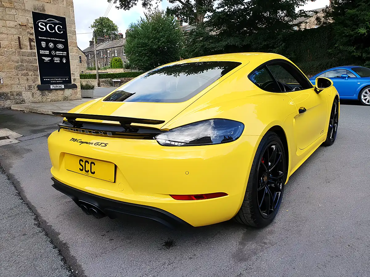 Used 2019 Porsche 718 Cayman Gts Racing Yellow - Interior and Exterior details 15