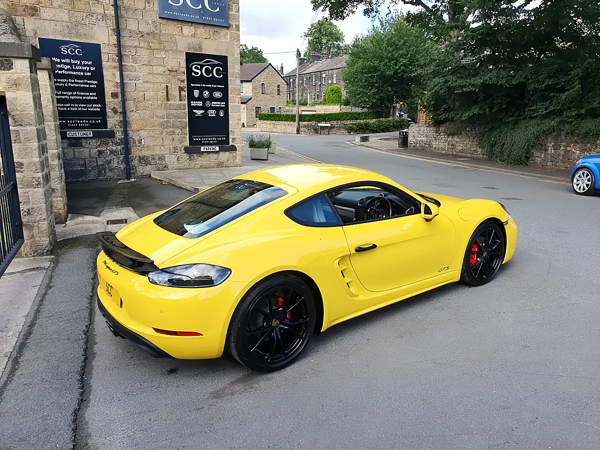 Used 2019 Porsche 718 Cayman Gts Racing Yellow - Interior and Exterior details 16