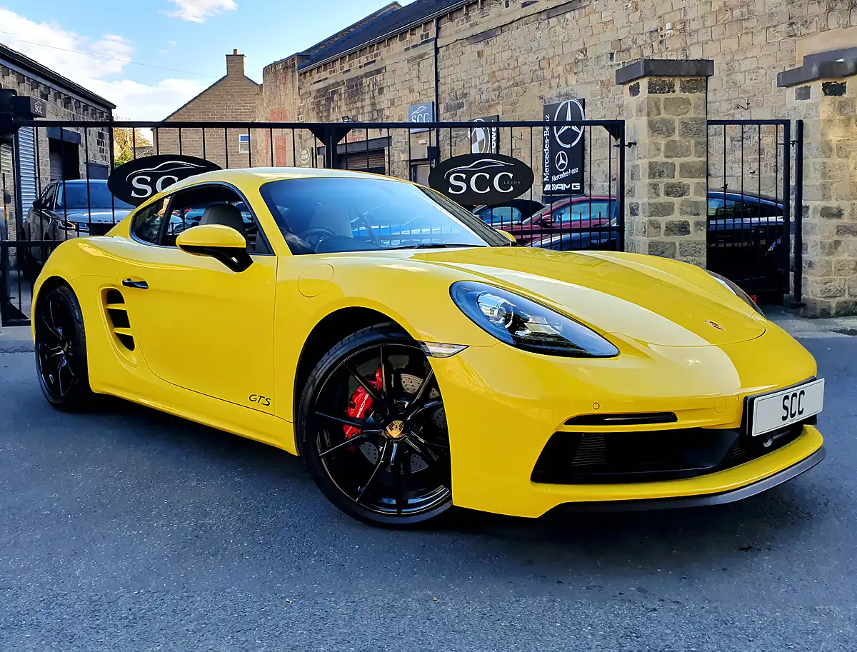 Used 2019 Porsche 718 Cayman Gts Racing Yellow - Interior and Exterior details 4