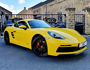 Used 2019 Porsche 718 Cayman Gts Racing Yellow - Interior and Exterior details 6