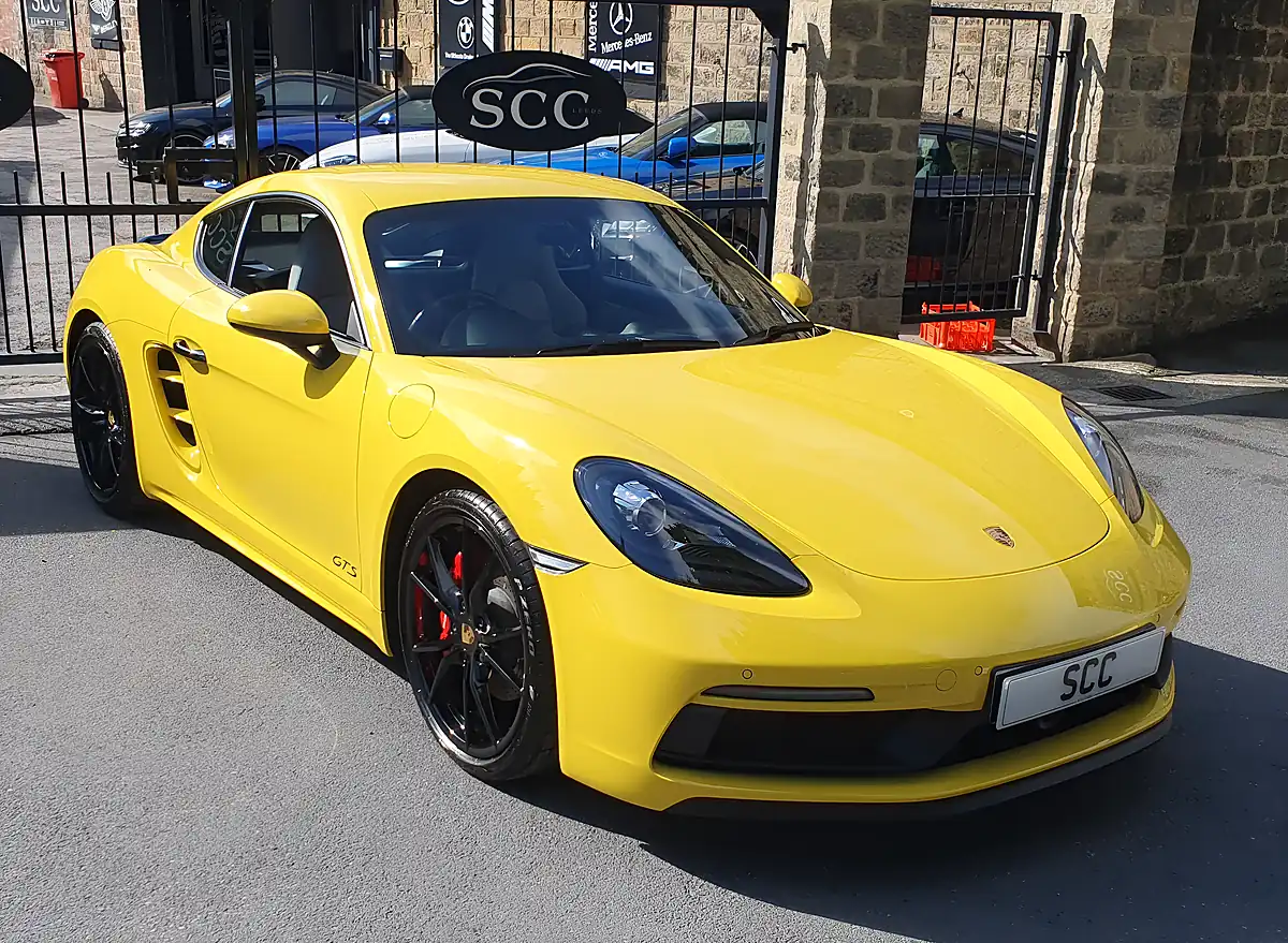 Used 2019 Porsche 718 Cayman Gts Racing Yellow - Interior and Exterior details 8