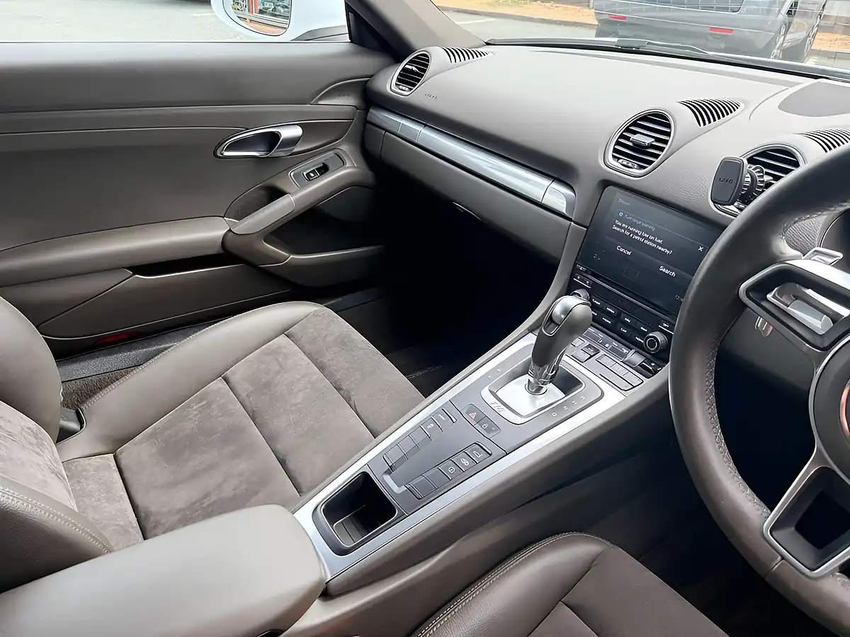Used 2019 Porsche 718 Cayman Polar White - Interior and Exterior details 12