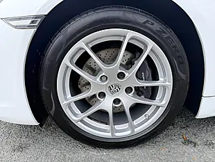 Used 2019 Porsche 718 Cayman Polar White - Interior and Exterior details 14