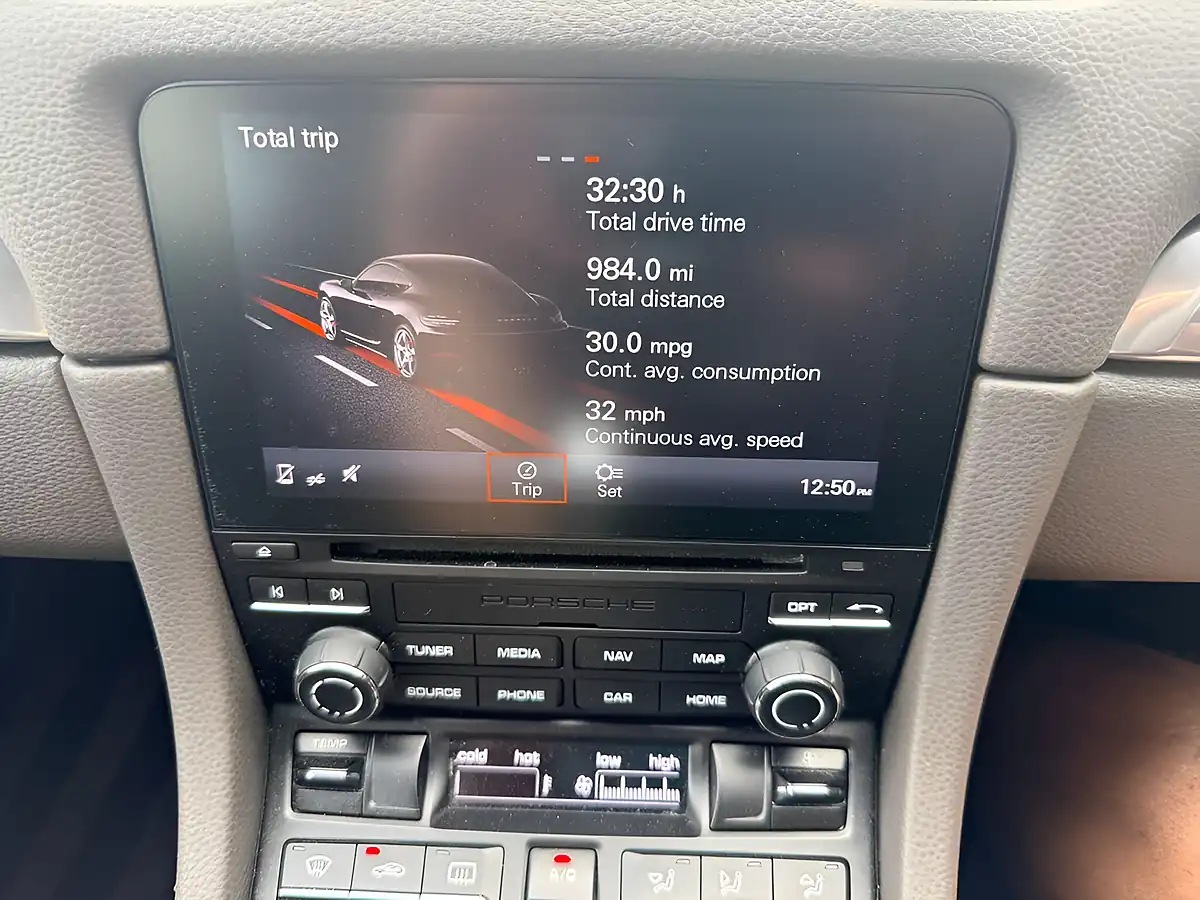 Used 2019 Porsche 718 Cayman Polar White - Interior and Exterior details 15