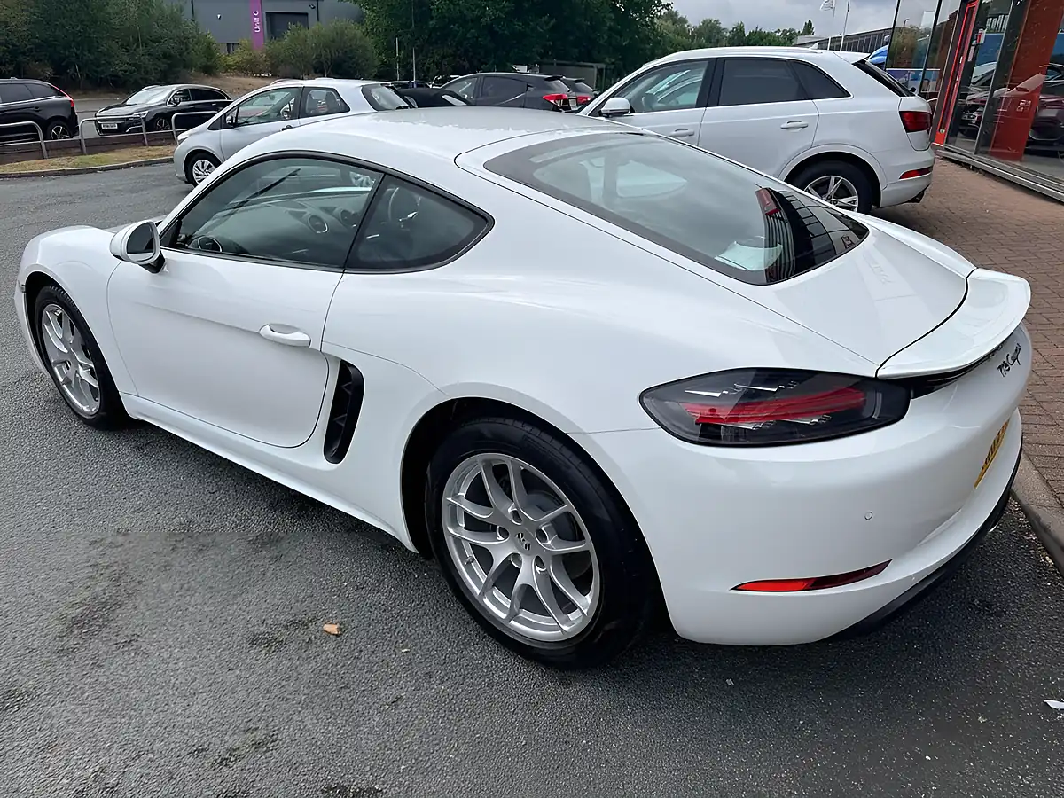 Used 2019 Porsche 718 Cayman Polar White - Interior and Exterior details 2