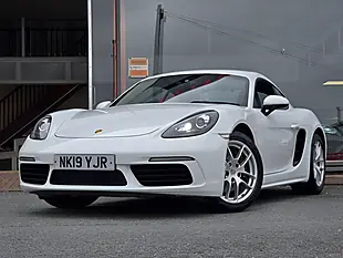 Used 2019 Porsche 718 Cayman Polar White - Interior and Exterior details 6
