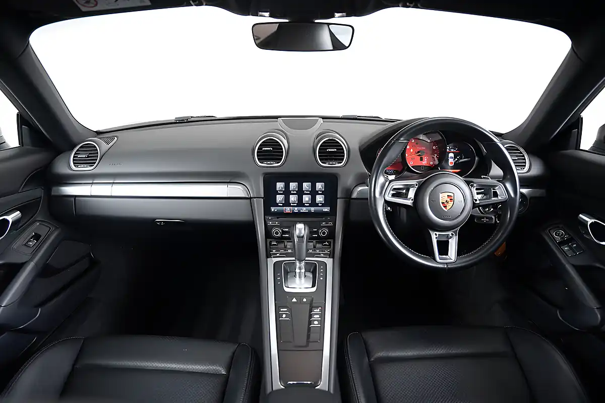Used 2019 Porsche 718 Cayman T Black - Interior and Exterior details 2