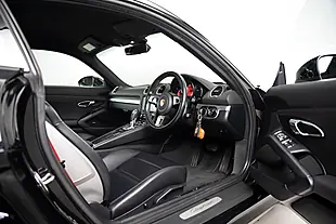 Used 2019 Porsche 718 Cayman T Black - Interior and Exterior details 5