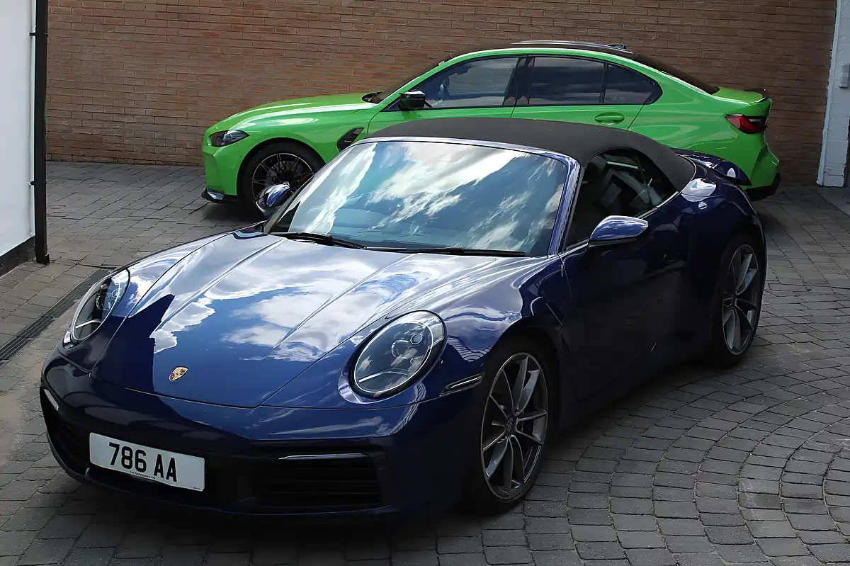 Used 2019 Porsche 911 Carrera 4S Blue - Interior and Exterior details 10