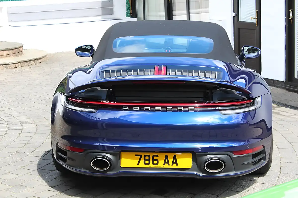 Used 2019 Porsche 911 Carrera 4S Blue - Interior and Exterior details 11