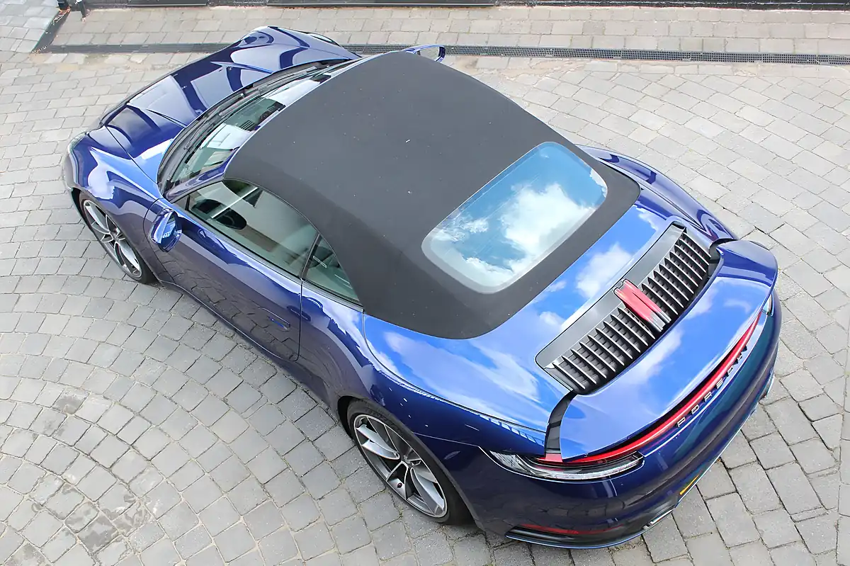 Used 2019 Porsche 911 Carrera 4S Blue - Interior and Exterior details 13