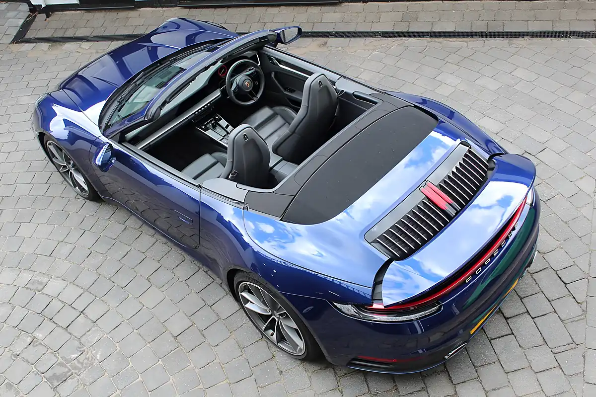 Used 2019 Porsche 911 Carrera 4S Blue - Interior and Exterior details 16