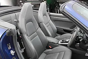 Used 2019 Porsche 911 Carrera 4S Blue - Interior and Exterior details 17