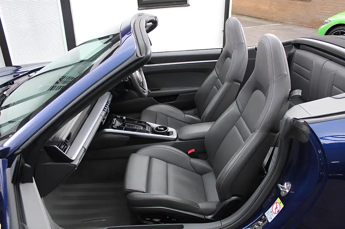 Used 2019 Porsche 911 Carrera 4S Blue - Interior and Exterior details 18