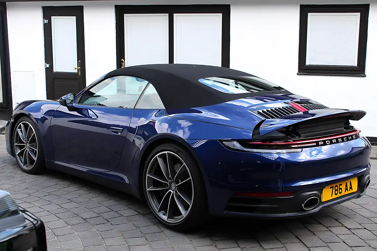 Used 2019 Porsche 911 Carrera 4S Blue - Interior and Exterior details 4