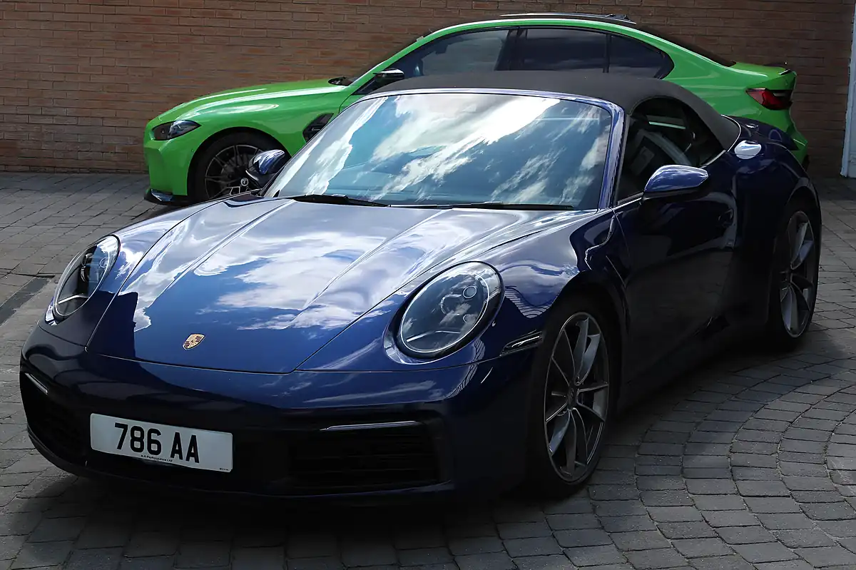 Used 2019 Porsche 911 Carrera 4S Blue - Interior and Exterior details 6