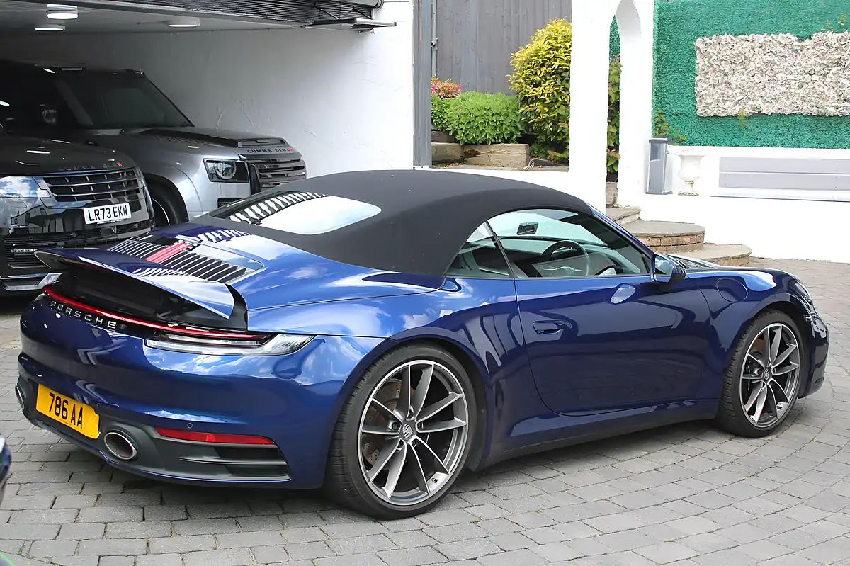 Used 2019 Porsche 911 Carrera 4S Blue - Interior and Exterior details 7