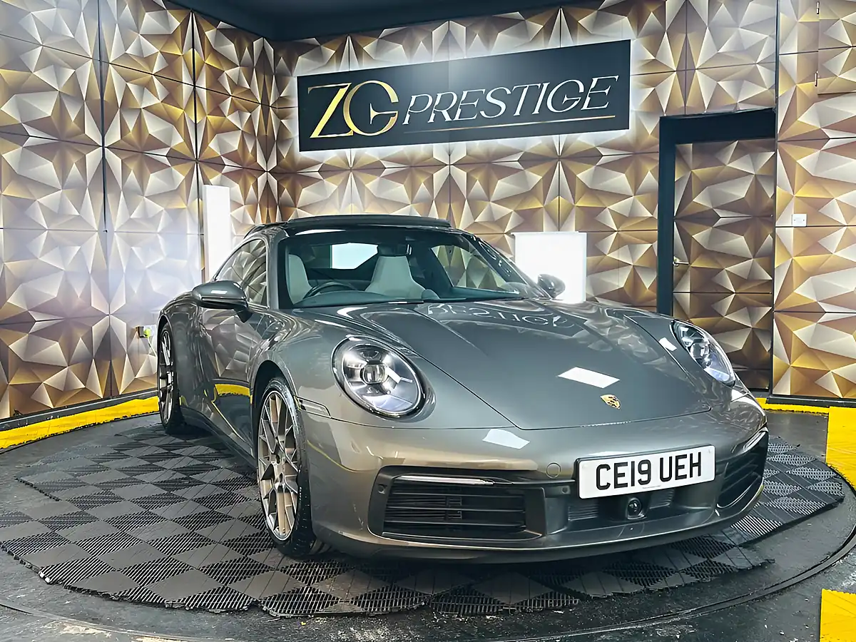 Used 2019 Porsche 911 Carrera 4S Grey - Interior and Exterior details 15