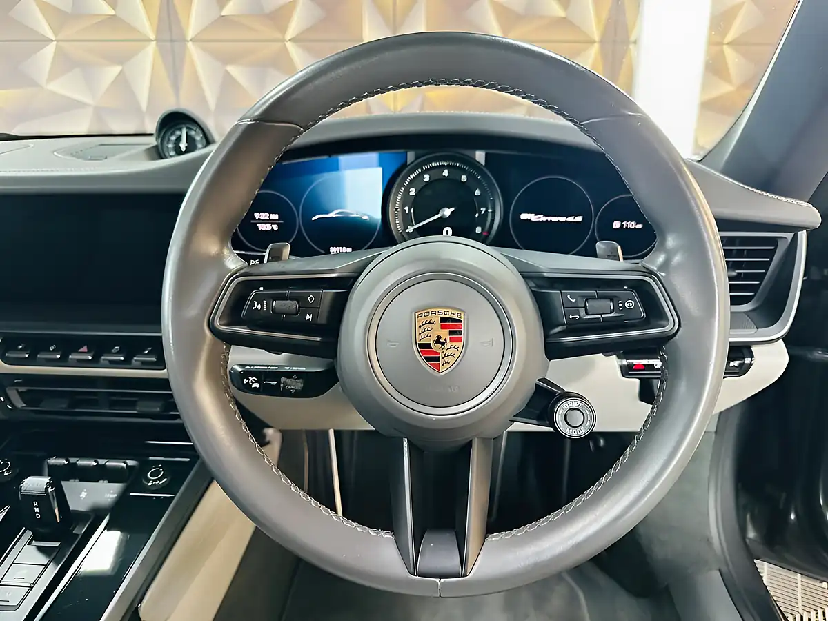 Used 2019 Porsche 911 Carrera 4S Grey - Interior and Exterior details 17