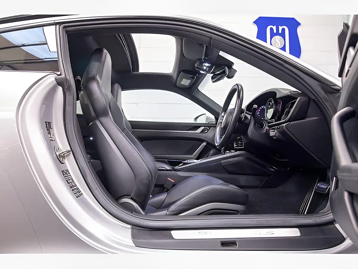 Used 2019 Porsche 911 Carrera S Silver - Interior and Exterior details 14