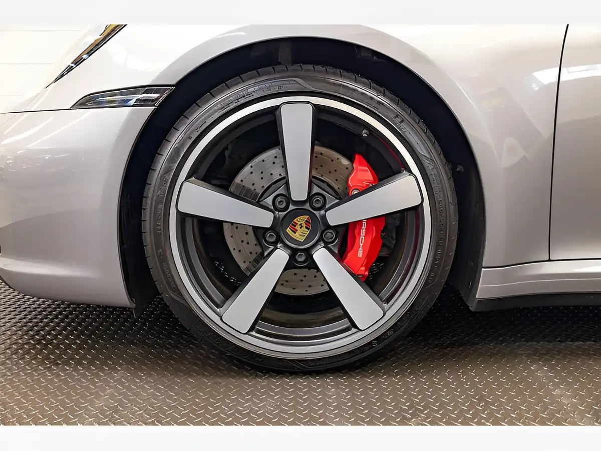 Used 2019 Porsche 911 Carrera S Silver - Interior and Exterior details 9