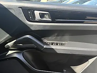 Used 2019 Porsche Cayenne Black - Interior and Exterior details 13