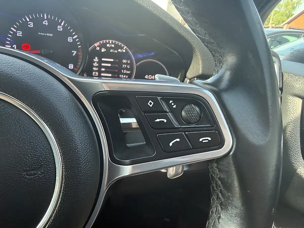 Used 2019 Porsche Cayenne Black - Interior and Exterior details 14