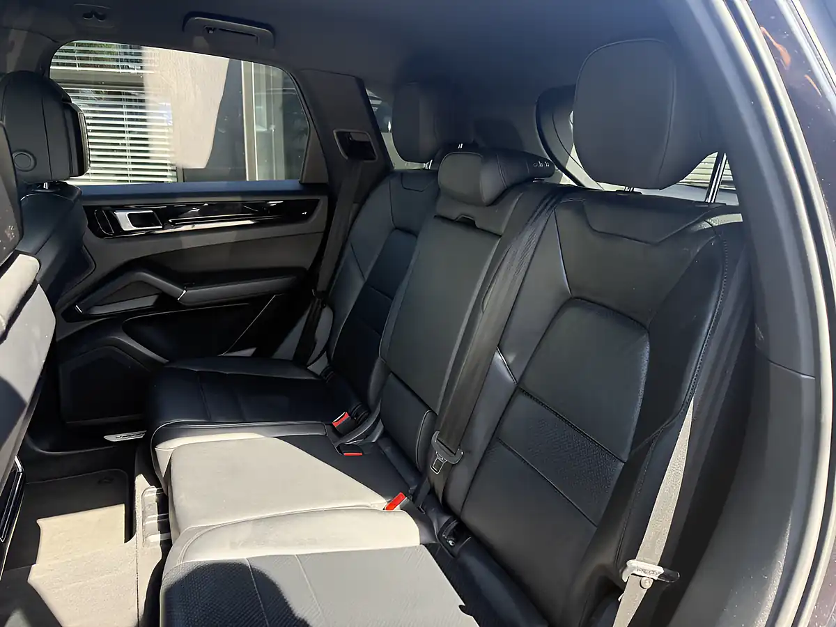 Used 2019 Porsche Cayenne Black - Interior and Exterior details 18