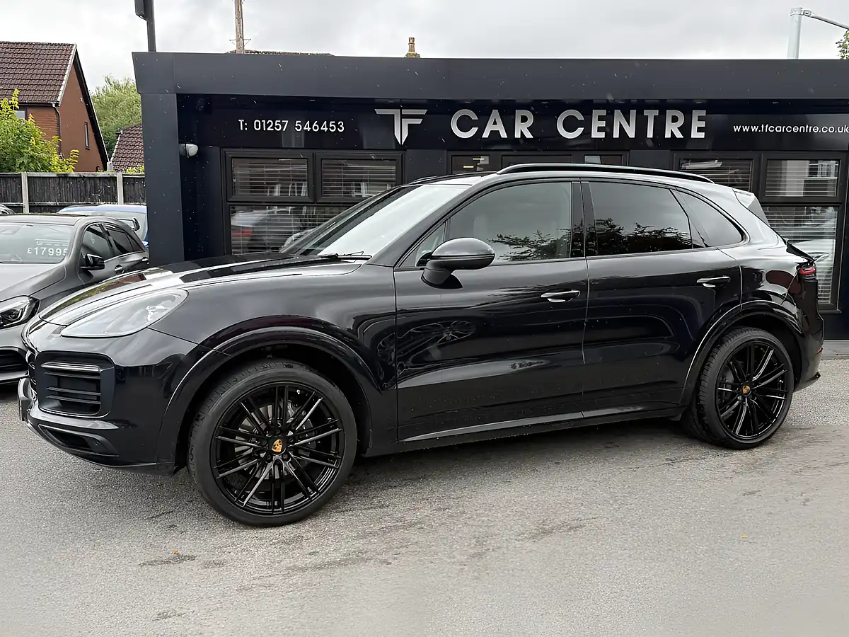 Used 2019 Porsche Cayenne Black - Interior and Exterior details 2