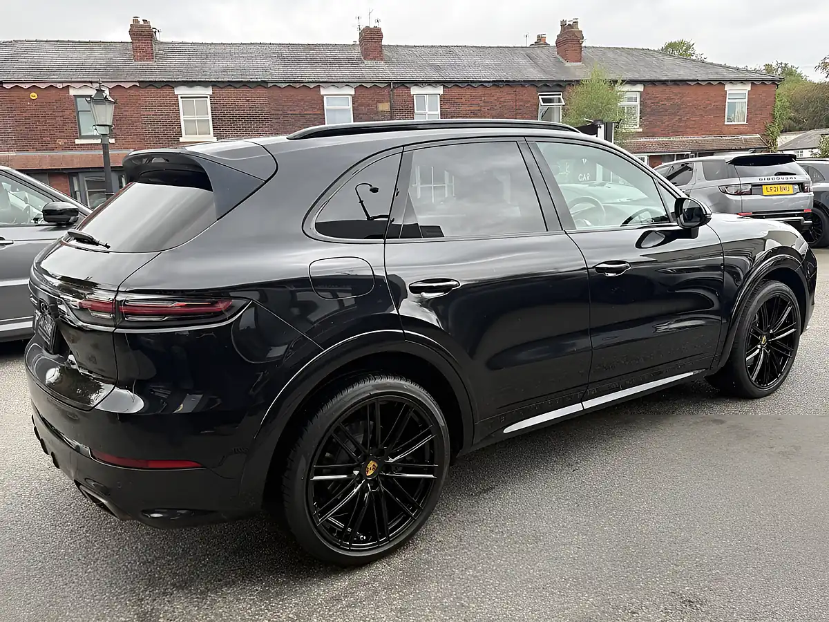 Used 2019 Porsche Cayenne Black - Interior and Exterior details 7