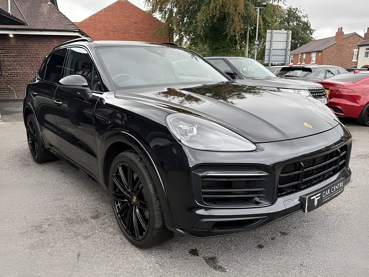 Used 2019 Porsche Cayenne Black - Interior and Exterior details 9