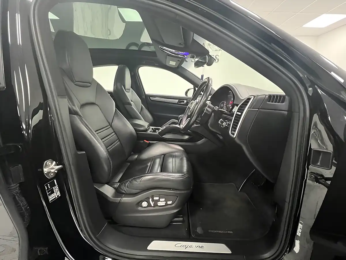 Used 2019 Porsche Cayenne Coupe Black - Interior and Exterior details 12