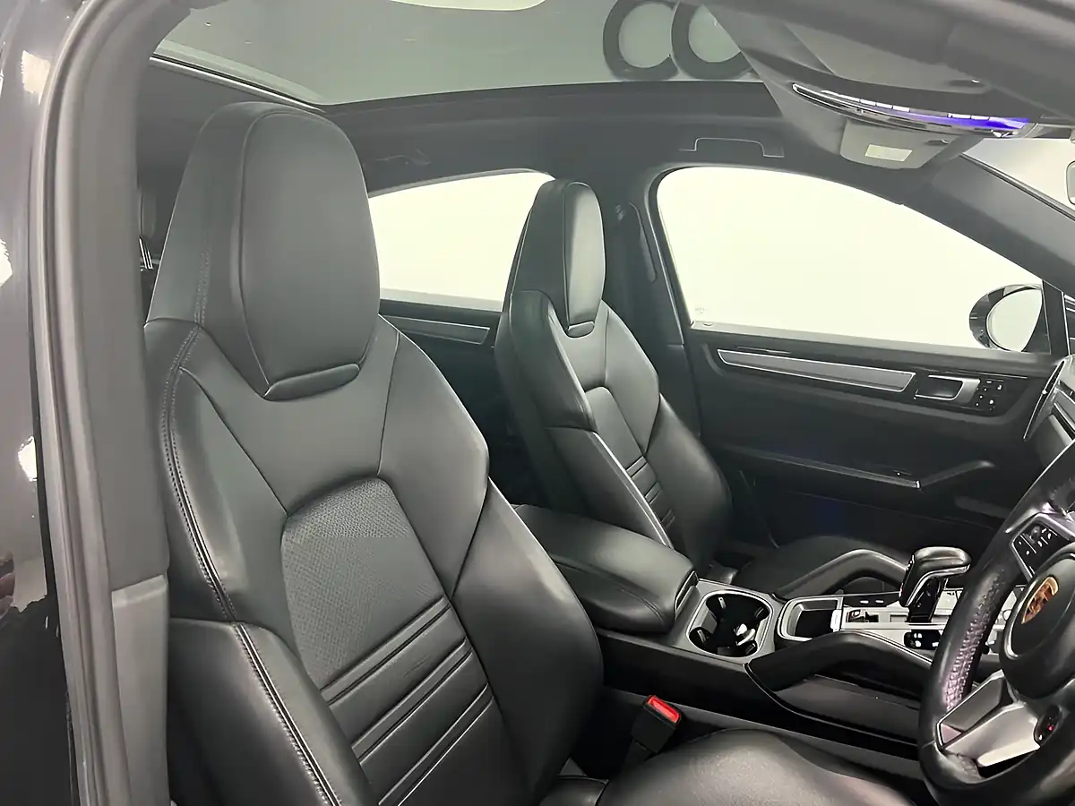 Used 2019 Porsche Cayenne Coupe Black - Interior and Exterior details 9
