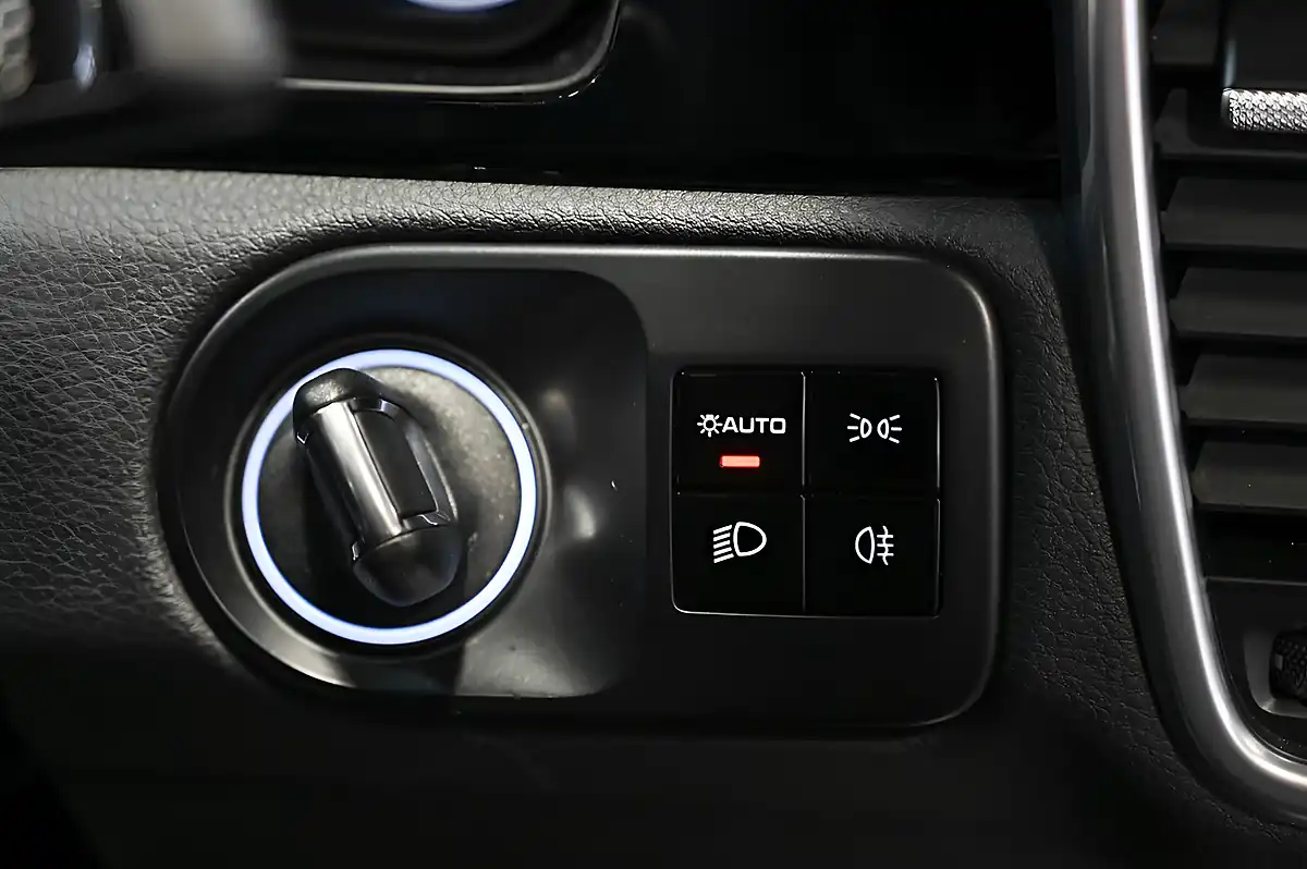 Used 2019 Porsche Cayenne Coupe Jet Black Metallic - Interior and Exterior details 16
