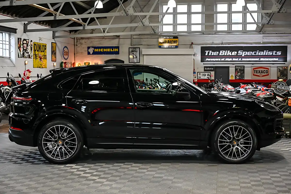 Used 2019 Porsche Cayenne Coupe Jet Black Metallic - Interior and Exterior details 19