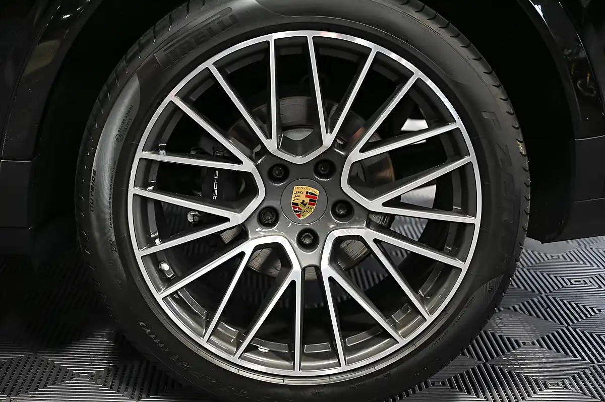 Used 2019 Porsche Cayenne Coupe Jet Black Metallic - Interior and Exterior details 4
