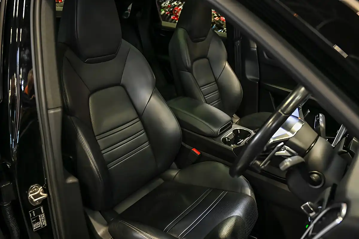 Used 2019 Porsche Cayenne Coupe Jet Black Metallic - Interior and Exterior details 6