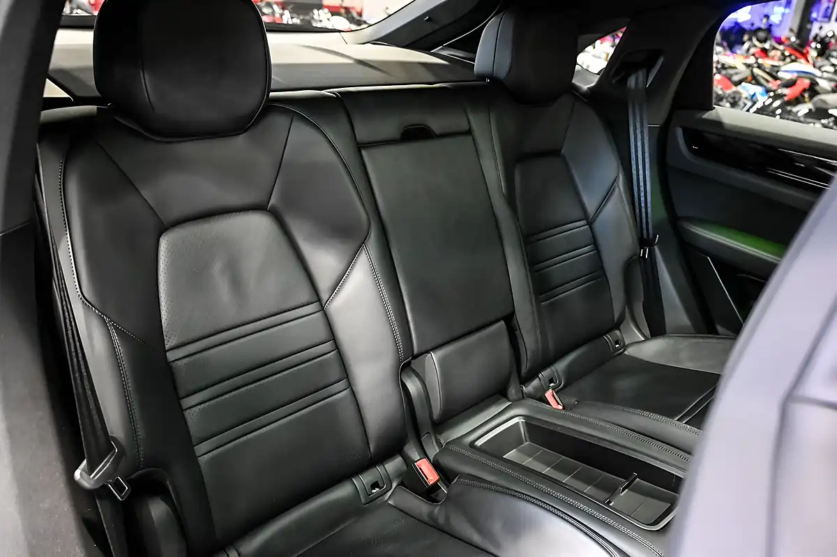 Used 2019 Porsche Cayenne Coupe Jet Black Metallic - Interior and Exterior details 9