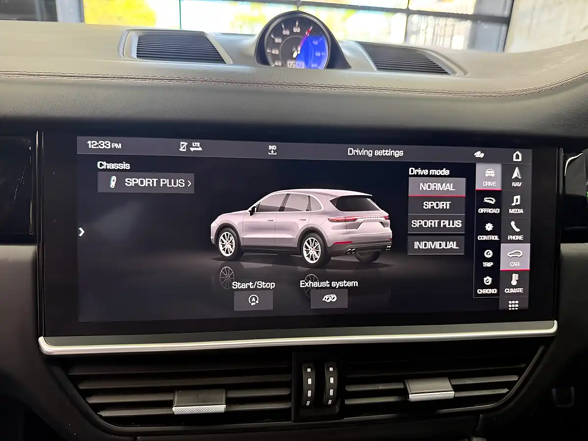 Used 2019 Porsche Cayenne S Black - Interior and Exterior details 11