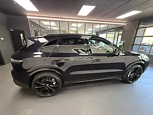 Used 2019 Porsche Cayenne S Black - Interior and Exterior details 12